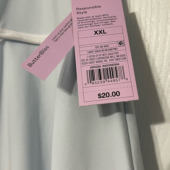 Dress. Athletic wear. - Picture 3 of 4